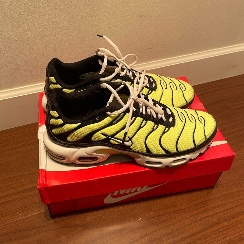Nike air max plus.  Size 10. Barley worn. Super comfortable . Neon and black.